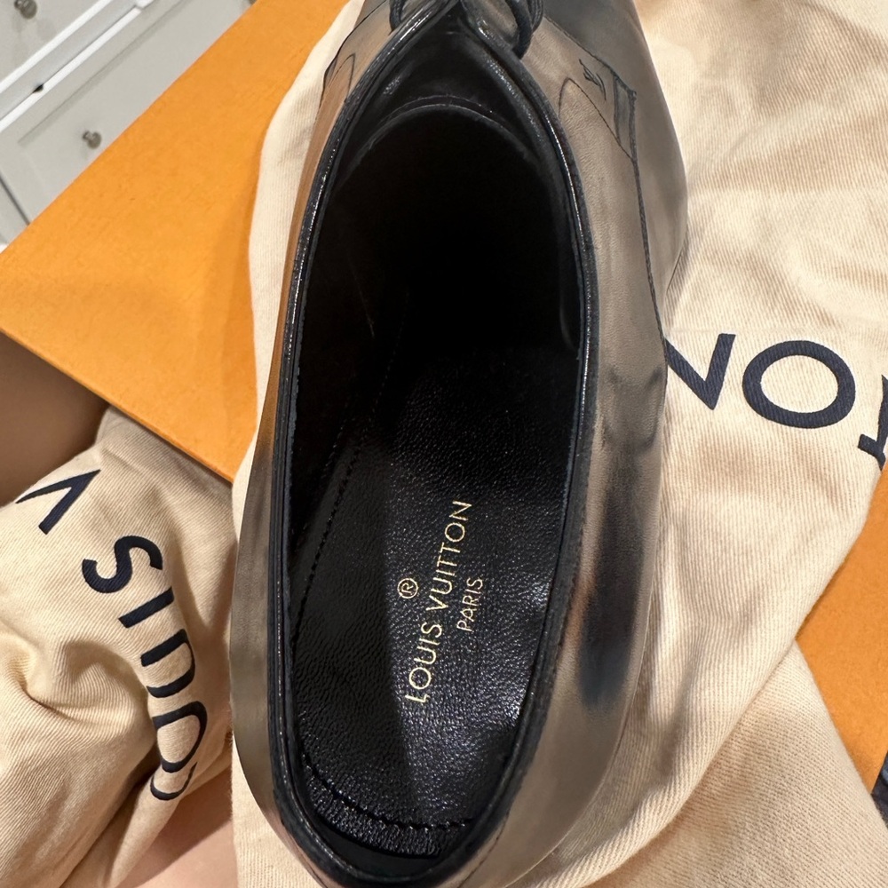 Louis Vuitton Men’s Cabronne Derby Formal Shoes - Picture 9 of 10
